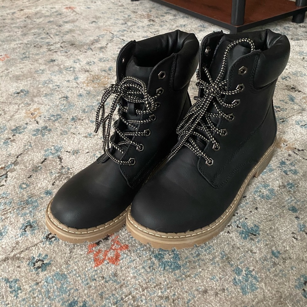 Black lace-up boots size 8.5